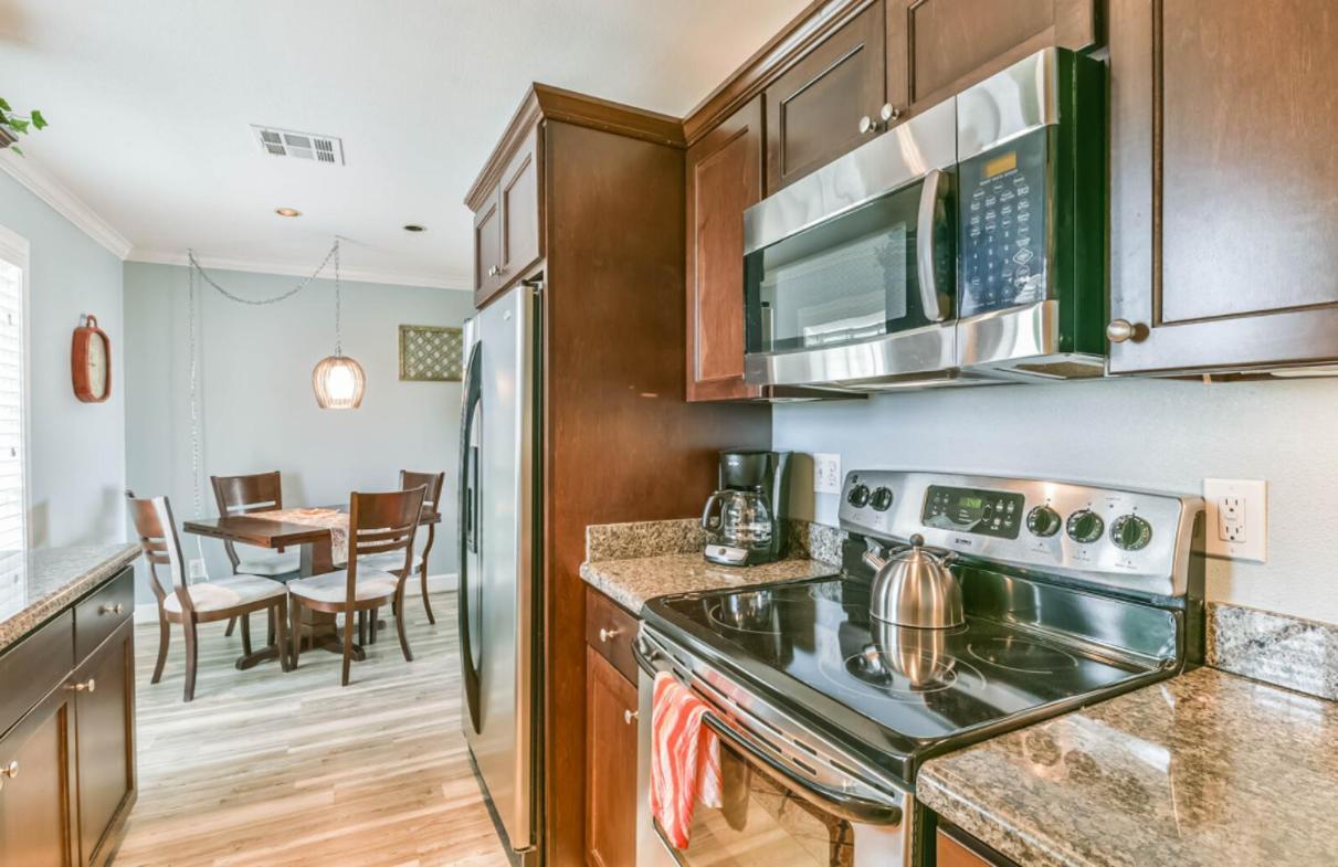 Island Getaway Aparthotel Galveston Buitenkant foto
